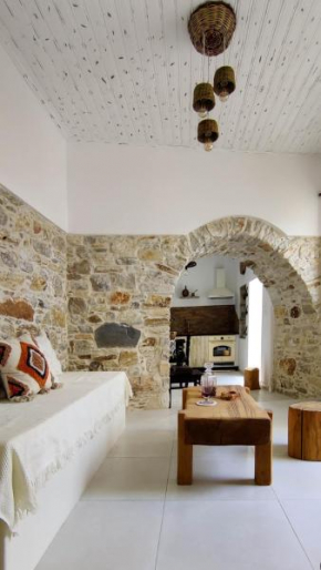 Laina Traditional Guest House